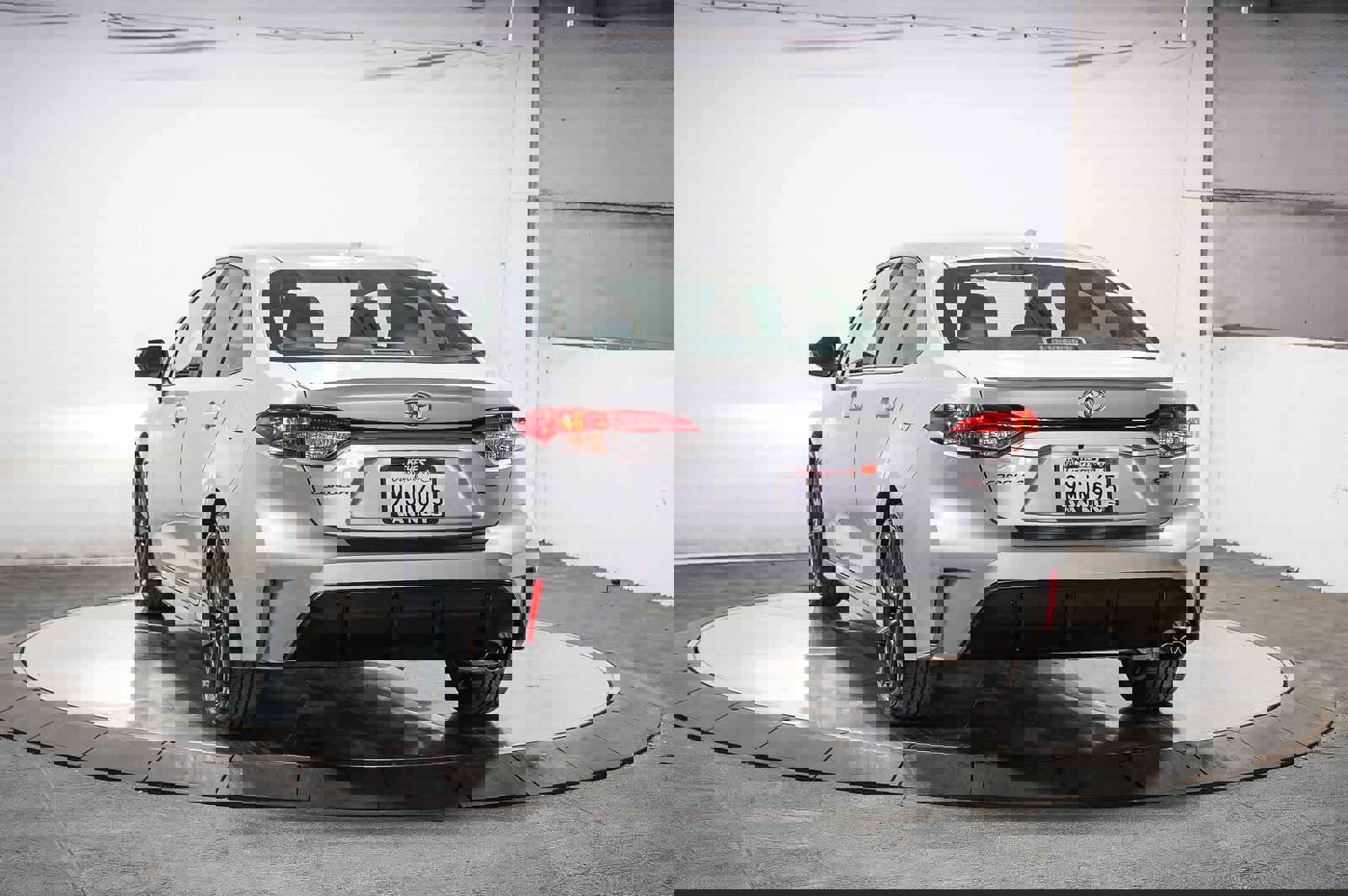 Certified 2024 Toyota Corolla SE FWD image 4