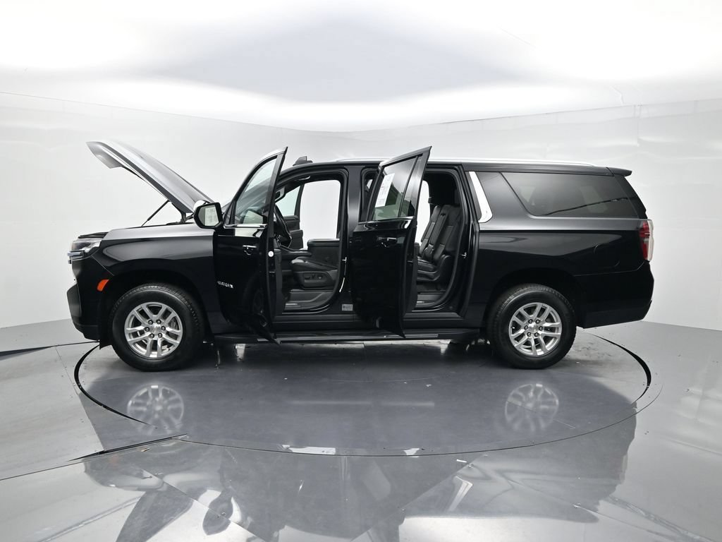 Used 2024 Chevrolet Suburban LT AWD/4WD image 30