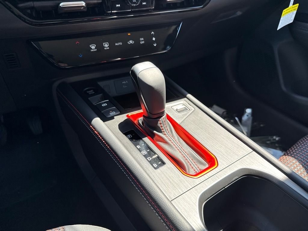 New 2025 Nissan Kicks SR FWD image 20