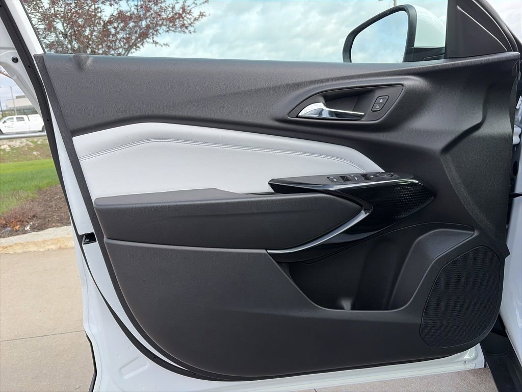 New 2026 Chevrolet Trax LT FWD image 38