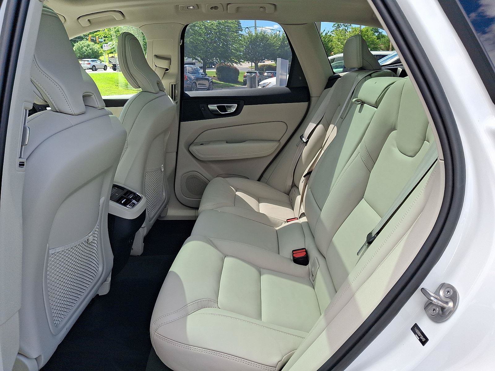 Certified 2023 Volvo XC60 B6 Ultimate w/ Climate Package AWD/4WD image 10
