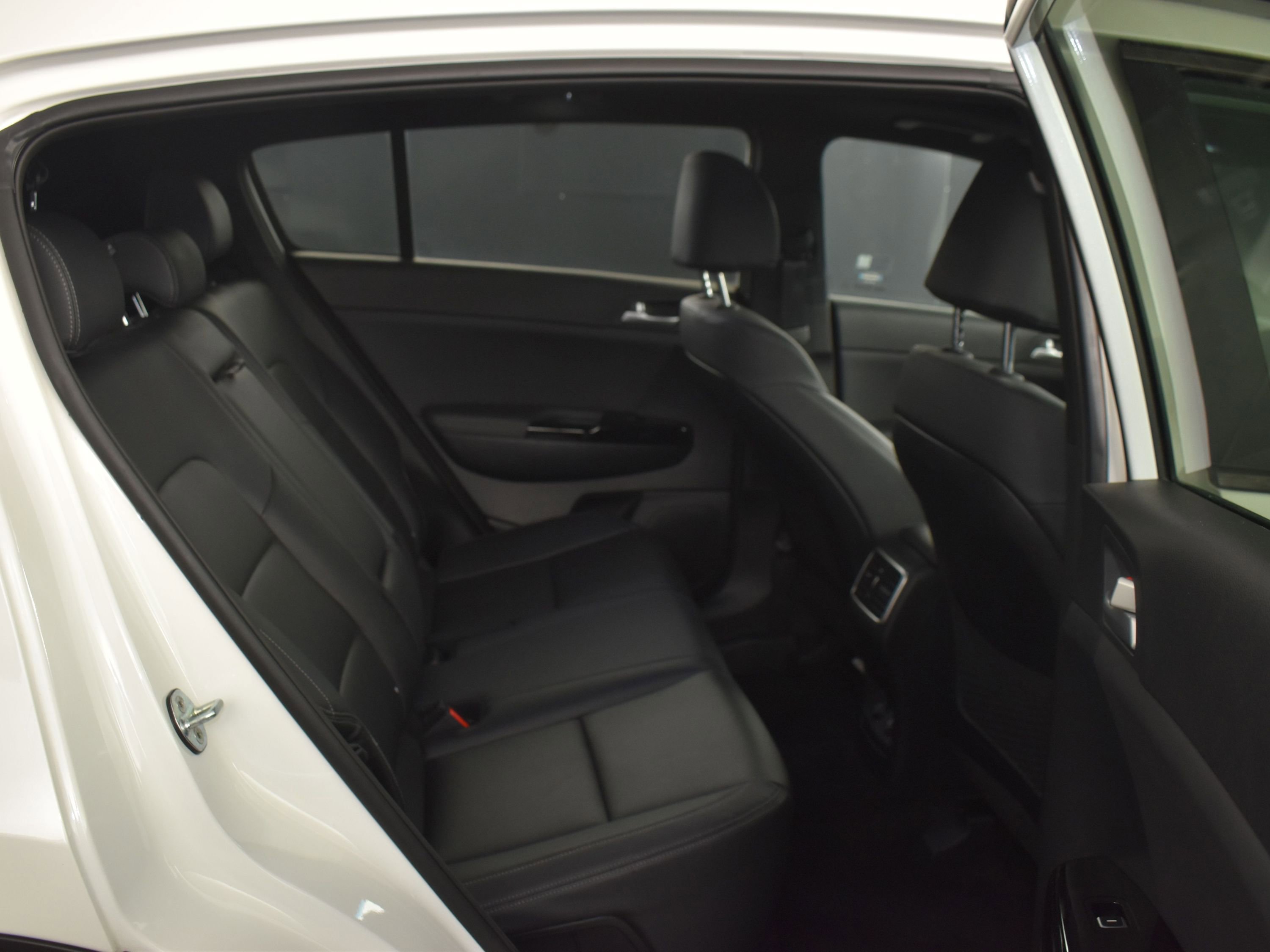 Used 2022 Kia Sportage Nightfall Edition w/ Nighfall AWD Premium Package image 46