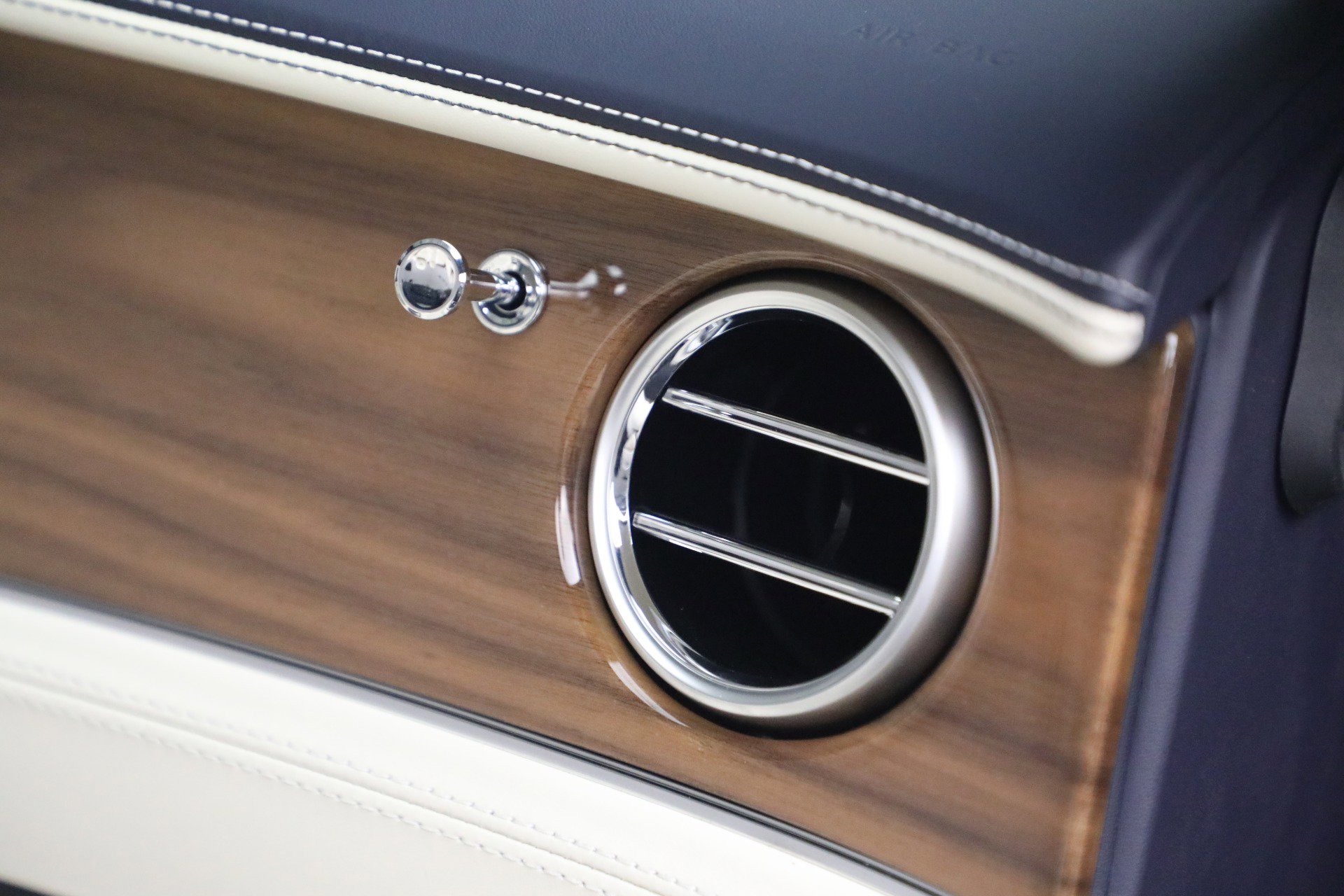 New 2026 Bentley Continental GTC AWD/4WD image 32