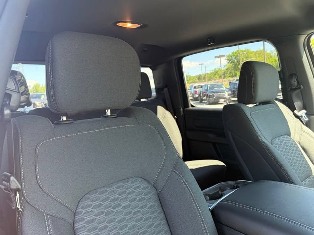 New 2026 RAM 1500 Express AWD/4WD image 25
