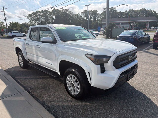 Used 2025 Toyota Tacoma SR5 AWD/4WD image 12