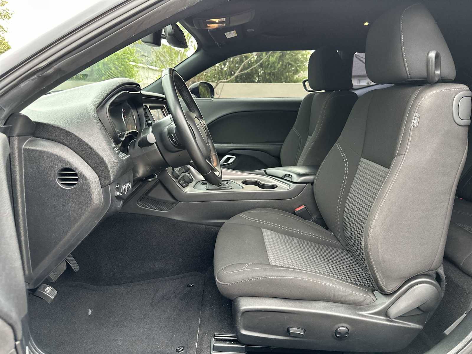 Used 2023 Dodge Challenger SXT RWD image 15