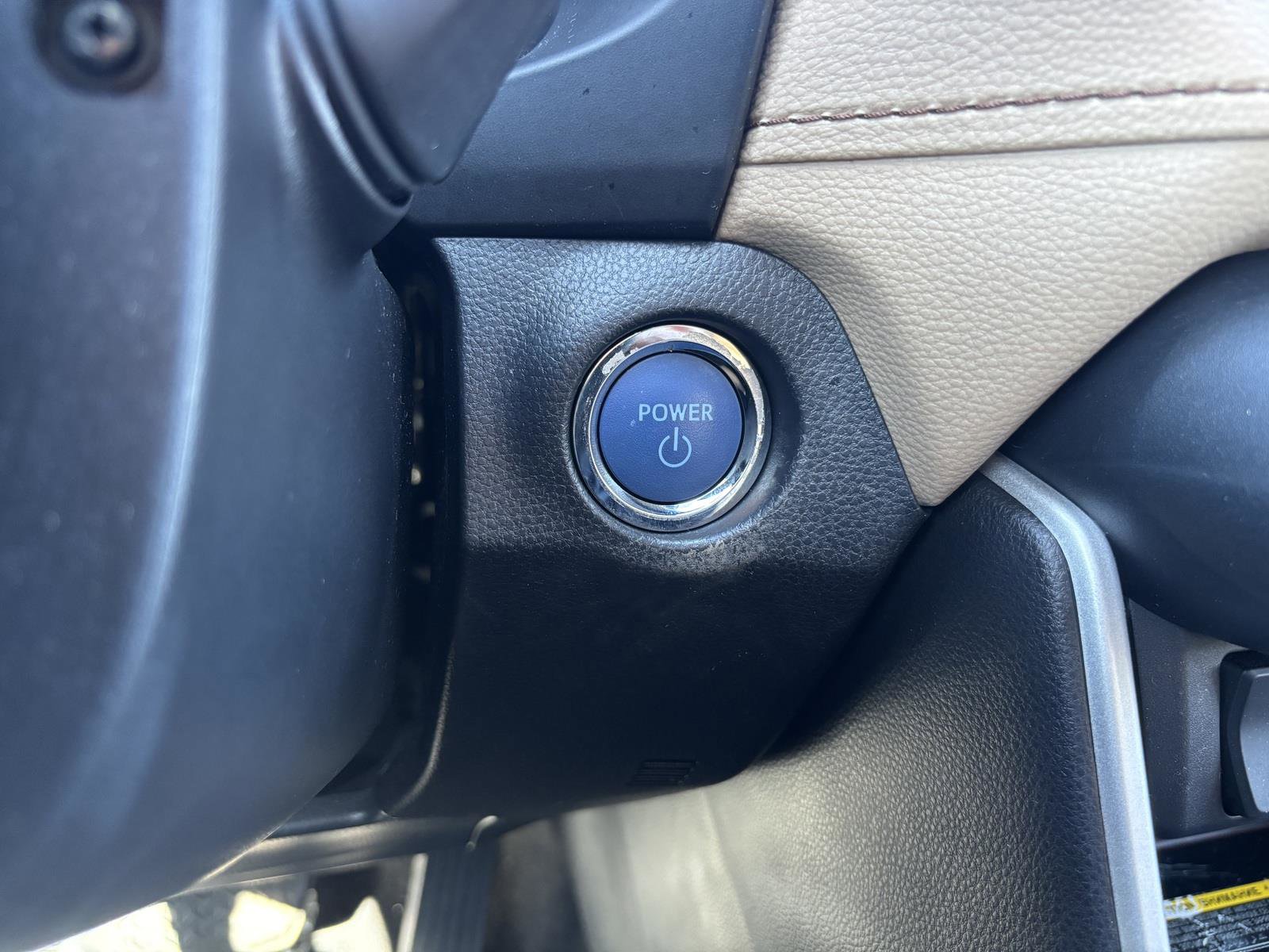 Used 2021 Toyota RAV4 Limited image 32