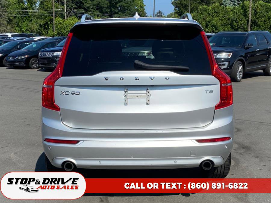 Used 2018 Volvo XC90 T5 Momentum w/ Convenience Package image 4