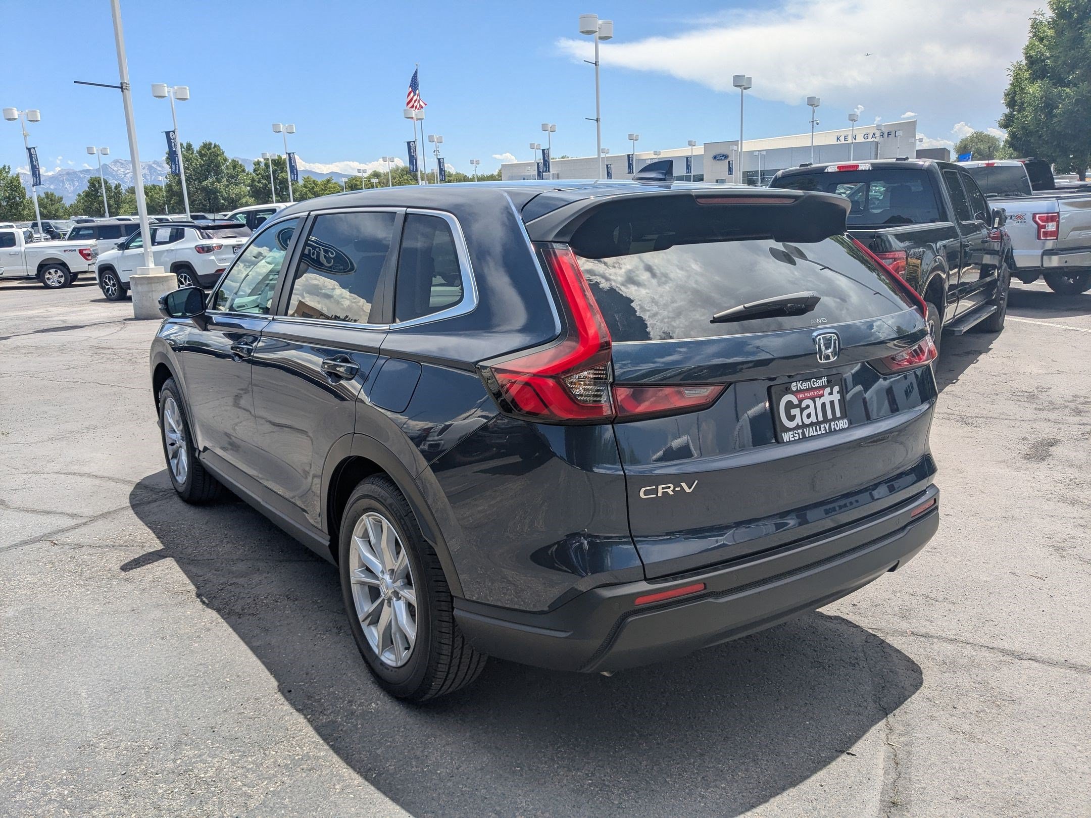Used 2025 Honda CR-V EX-L image 9