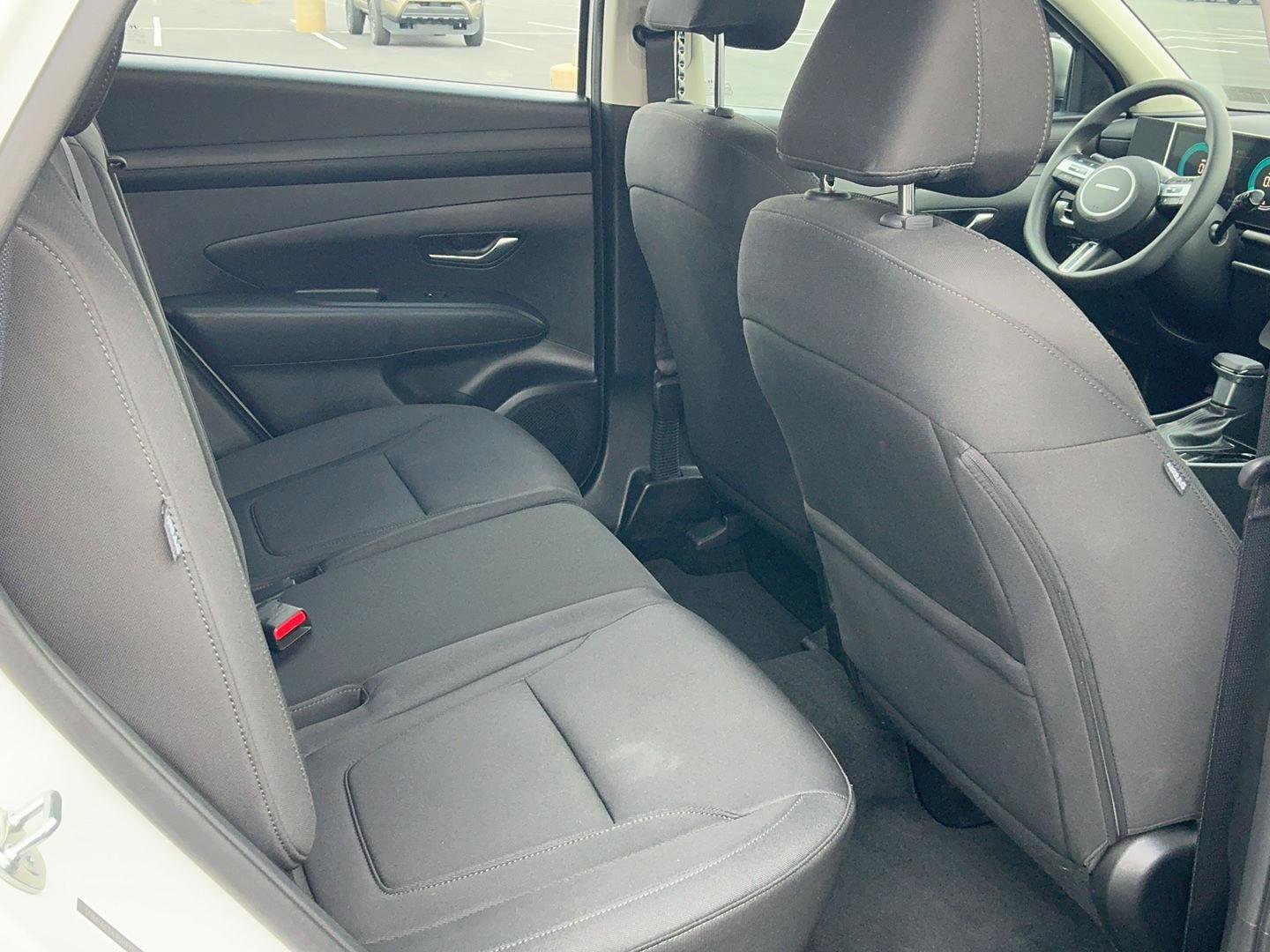 Certified 2025 Hyundai Tucson SE image 32