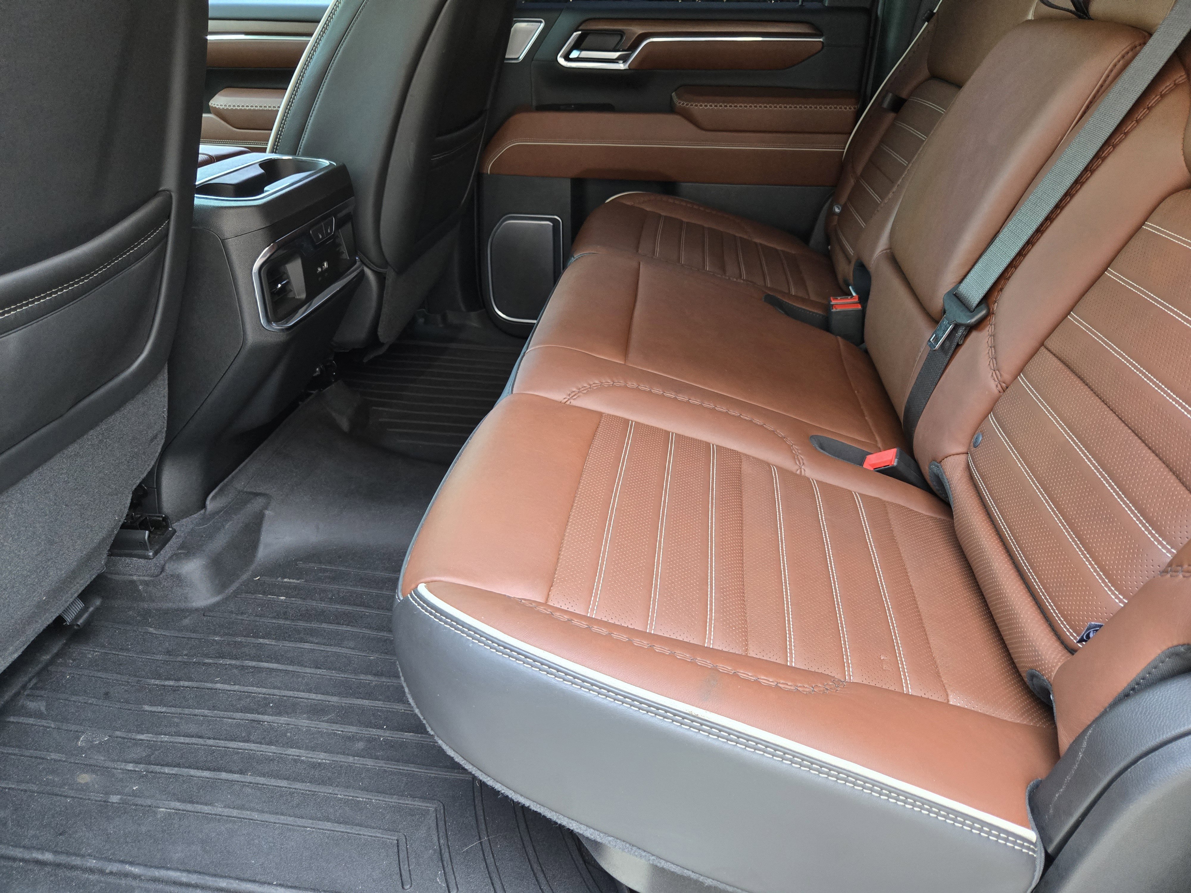 Used 2024 GMC Sierra 3500 Denali Ultimate image 22