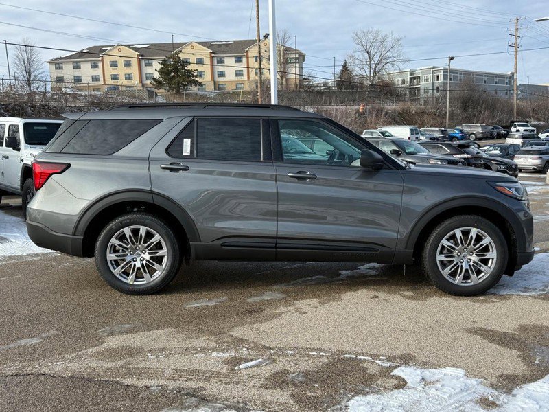 New 2026 Ford Explorer Active w/ Active Comfort Package image 2