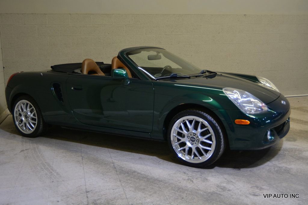 Used 2003 Toyota MR2 image 3