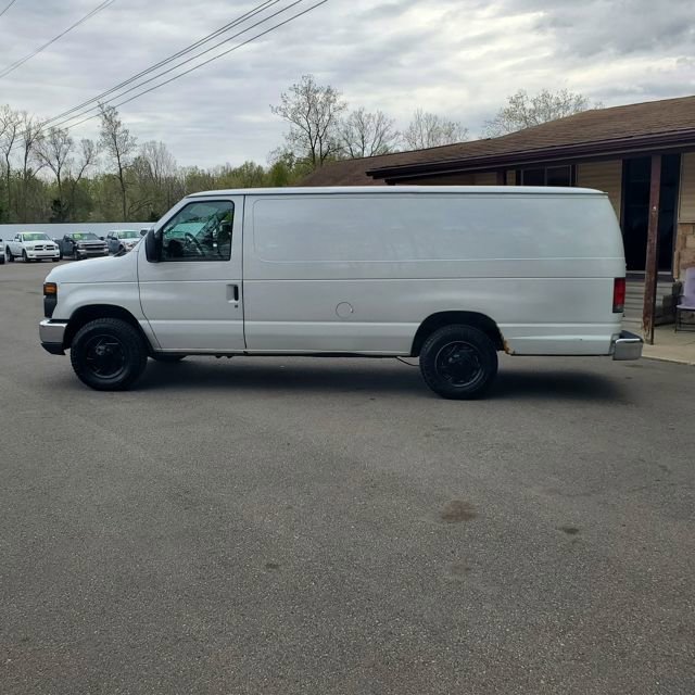 Used 2014 Ford E-150 and Econoline 150 Extended w/ Interior Upgrade Package image 3
