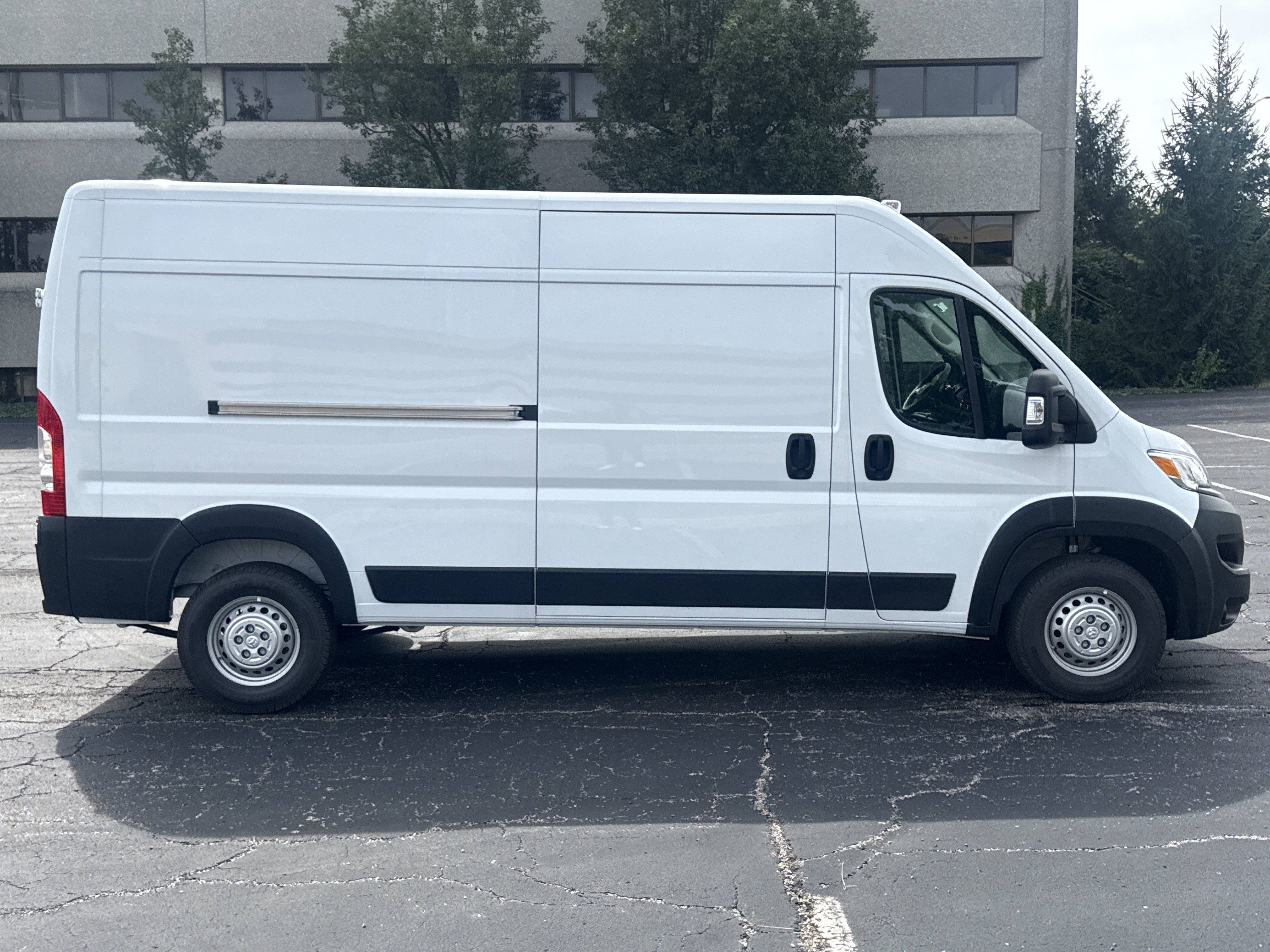 New 2026 RAM ProMaster 2500 w/ Convenience Group FWD image 11