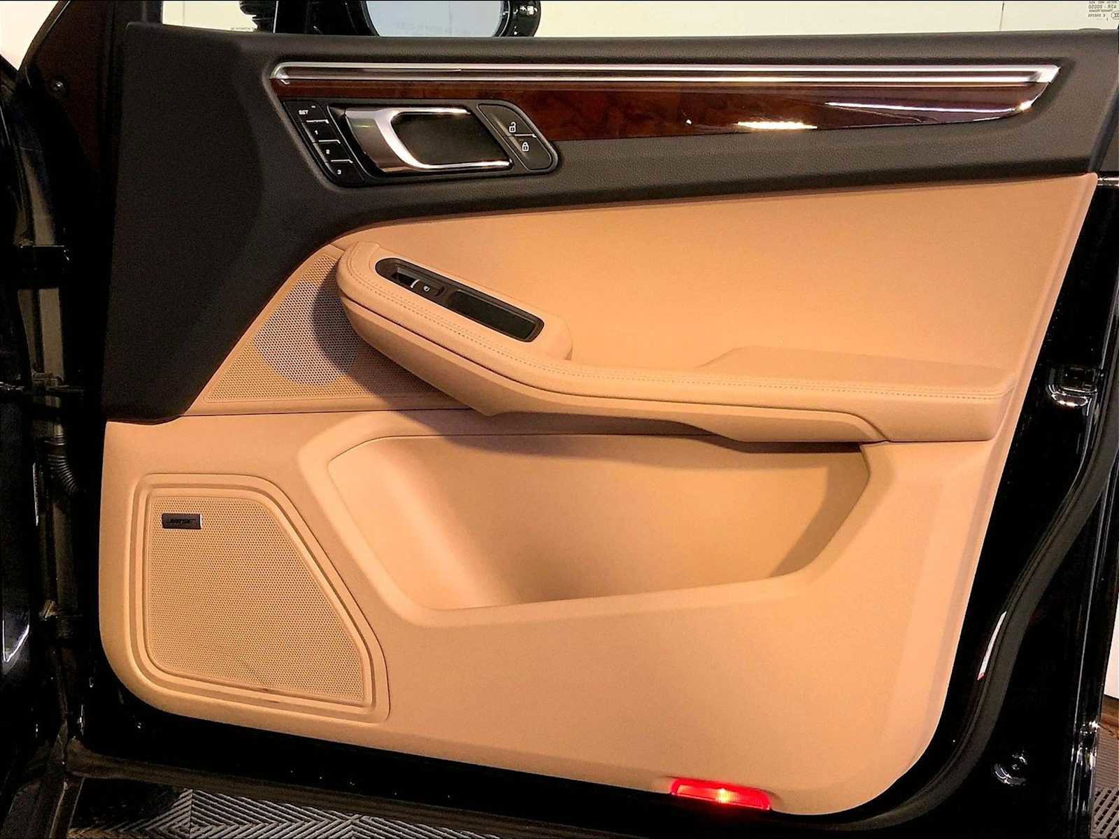 Certified 2023 Porsche Macan image 26