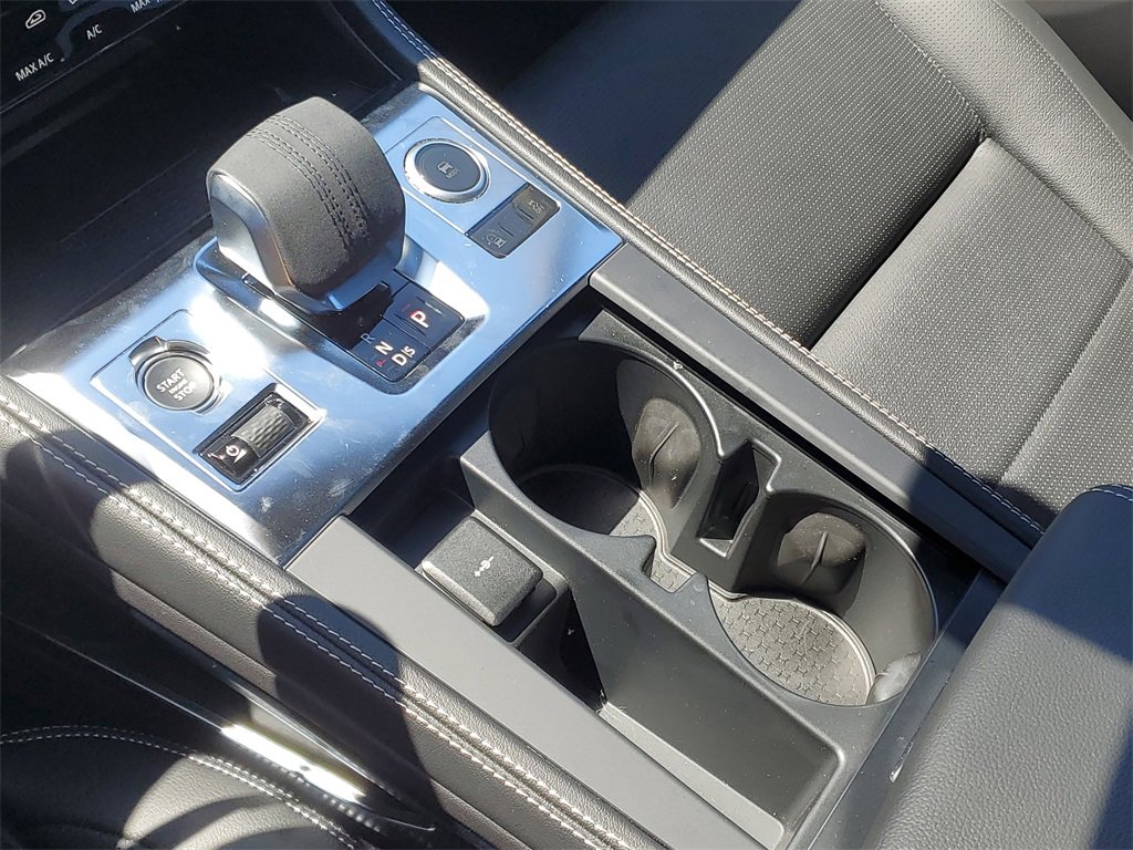 New 2025 Jaguar F-PACE R-Dynamic S image 24