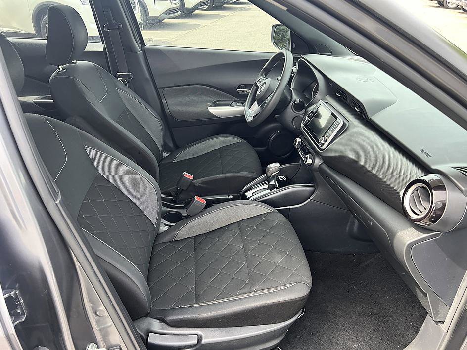 Used 2019 Nissan Kicks SV image 17