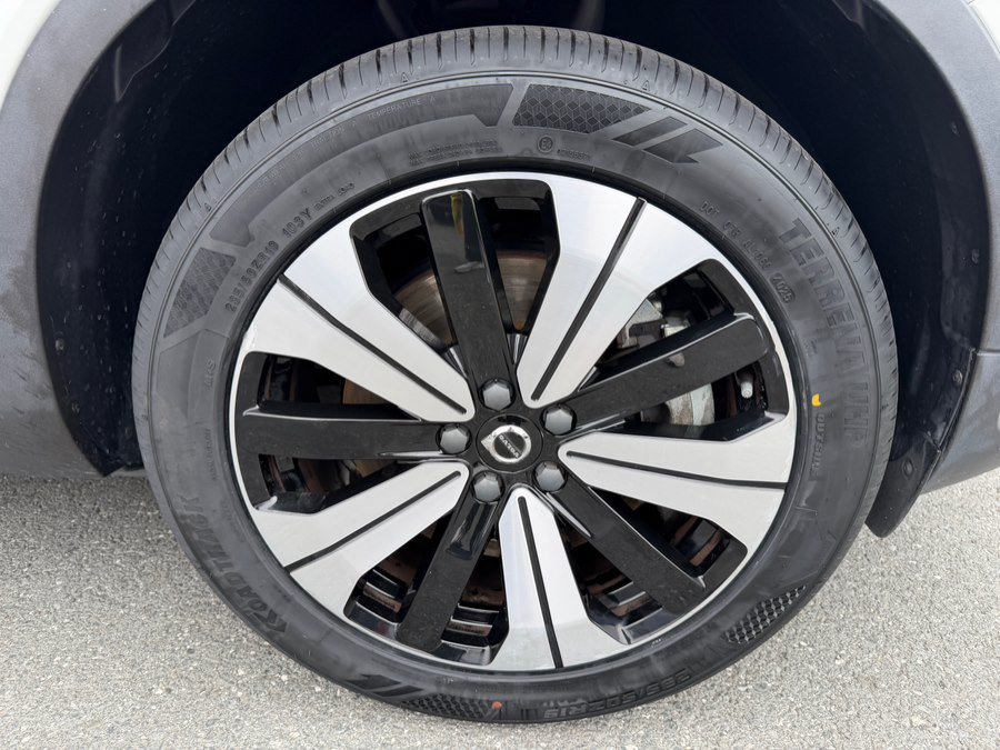 Used 2023 Volvo XC40 Recharge Plus AWD/4WD image 52