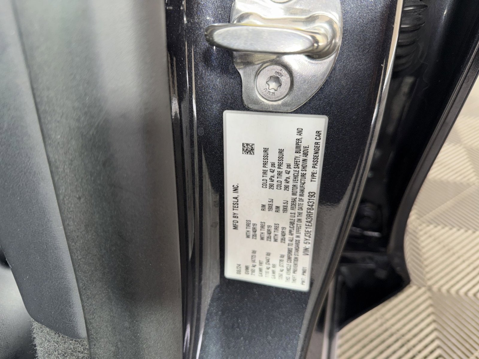 Used 2024 Tesla Model 3 Standard Range image 29