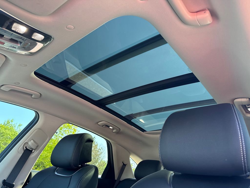 Used 2026 Genesis GV70 2.5T Advanced image 32