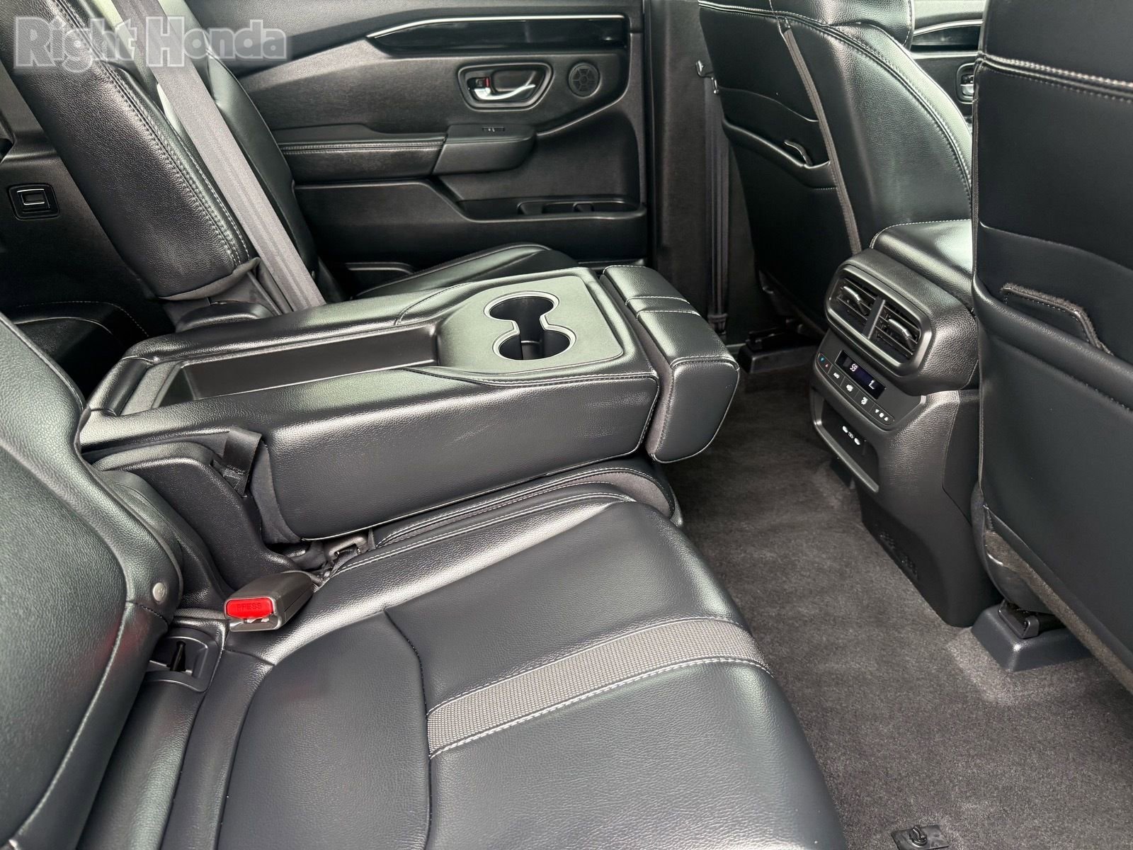 Certified 2025 Honda Pilot Touring image 30