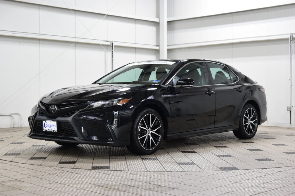 Used 2023 Toyota Camry SE w/ Cold Weather Package FWD image 3