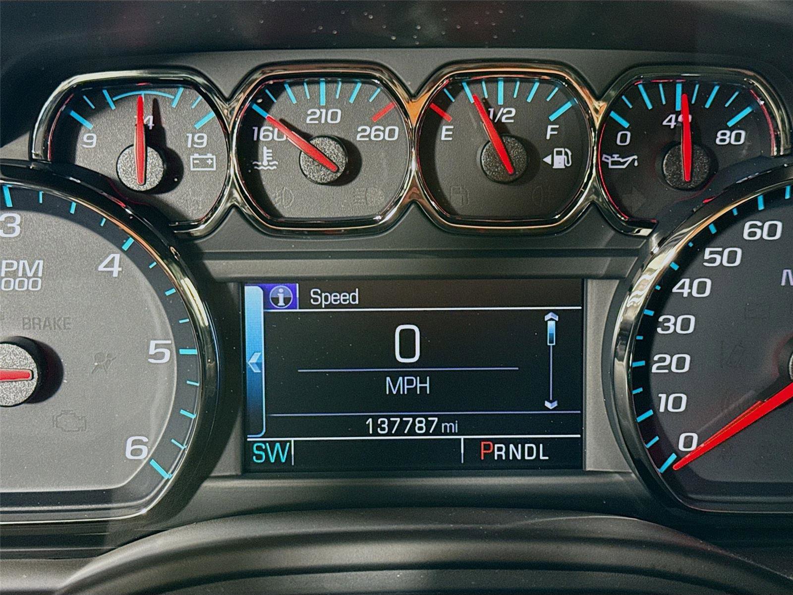 Used 2018 Chevrolet Suburban LT image 6