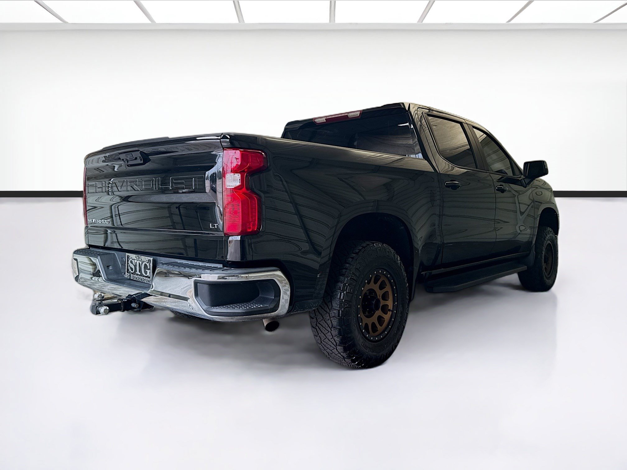 Used 2022 Chevrolet Silverado 1500 LT w/ Protection Package RWD image 4