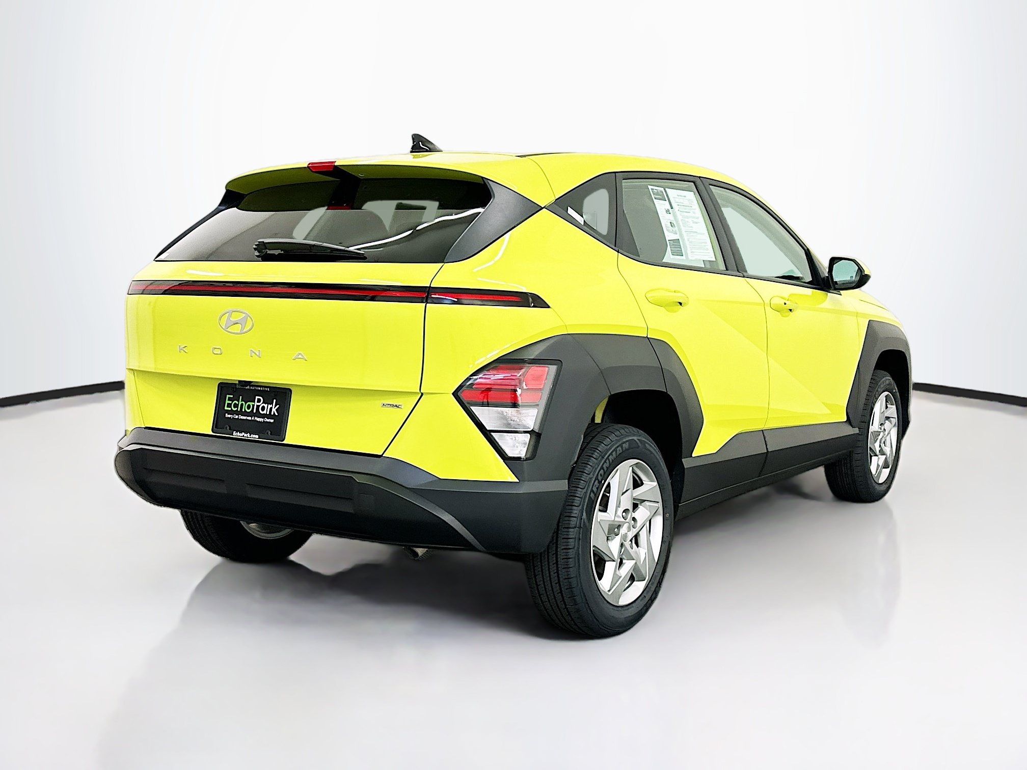 Used 2024 Hyundai Kona SE AWD/4WD image 9