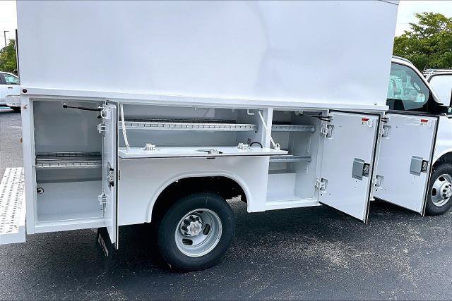 New 2025 Chevrolet Express 3500 w/ Power Convenience Package RWD image 7