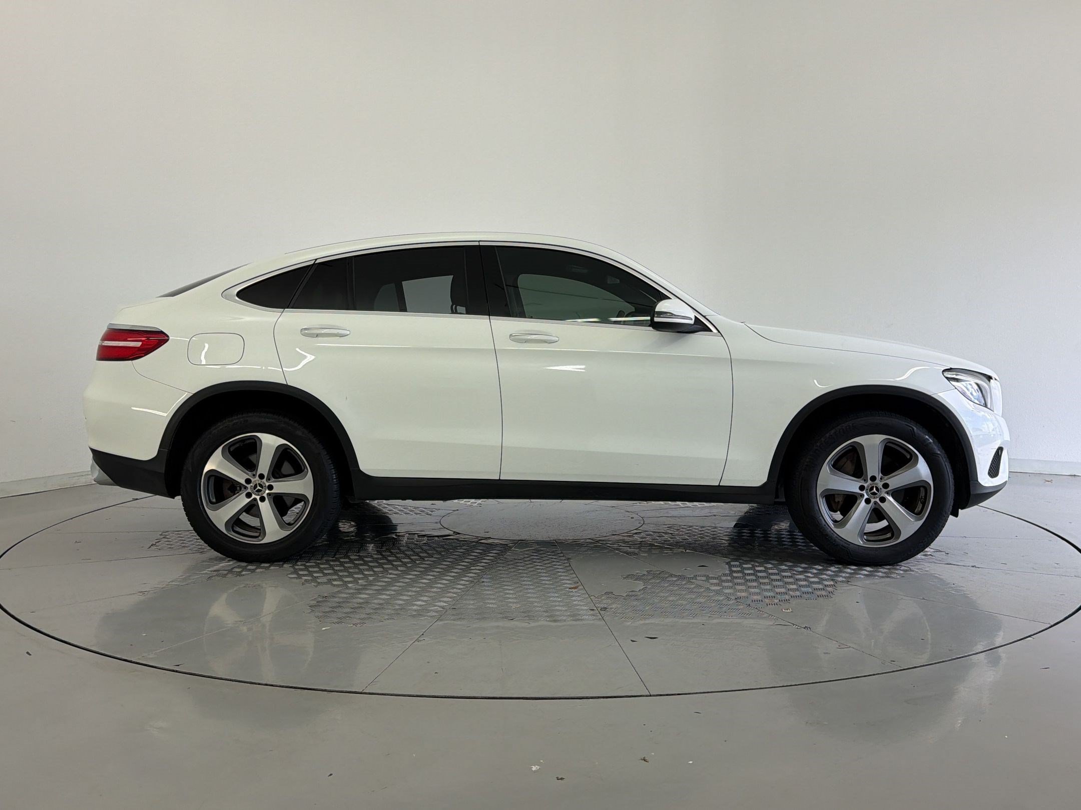 Used 2018 Mercedes-Benz GLC 300 4MATIC Coupe image 8