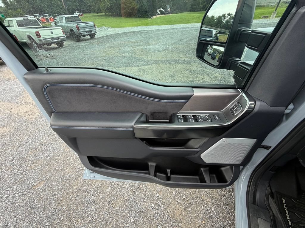 Used 2026 Ford F250 Platinum w/ Tremor Off-Road Package AWD/4WD image 6
