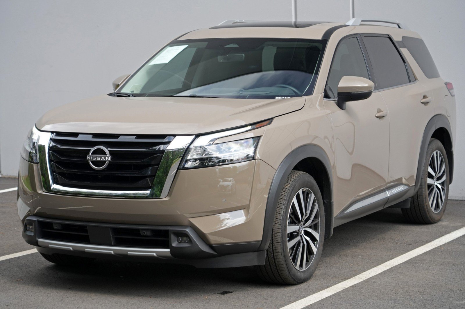 Used 2024 Nissan Pathfinder Platinum FWD image 49
