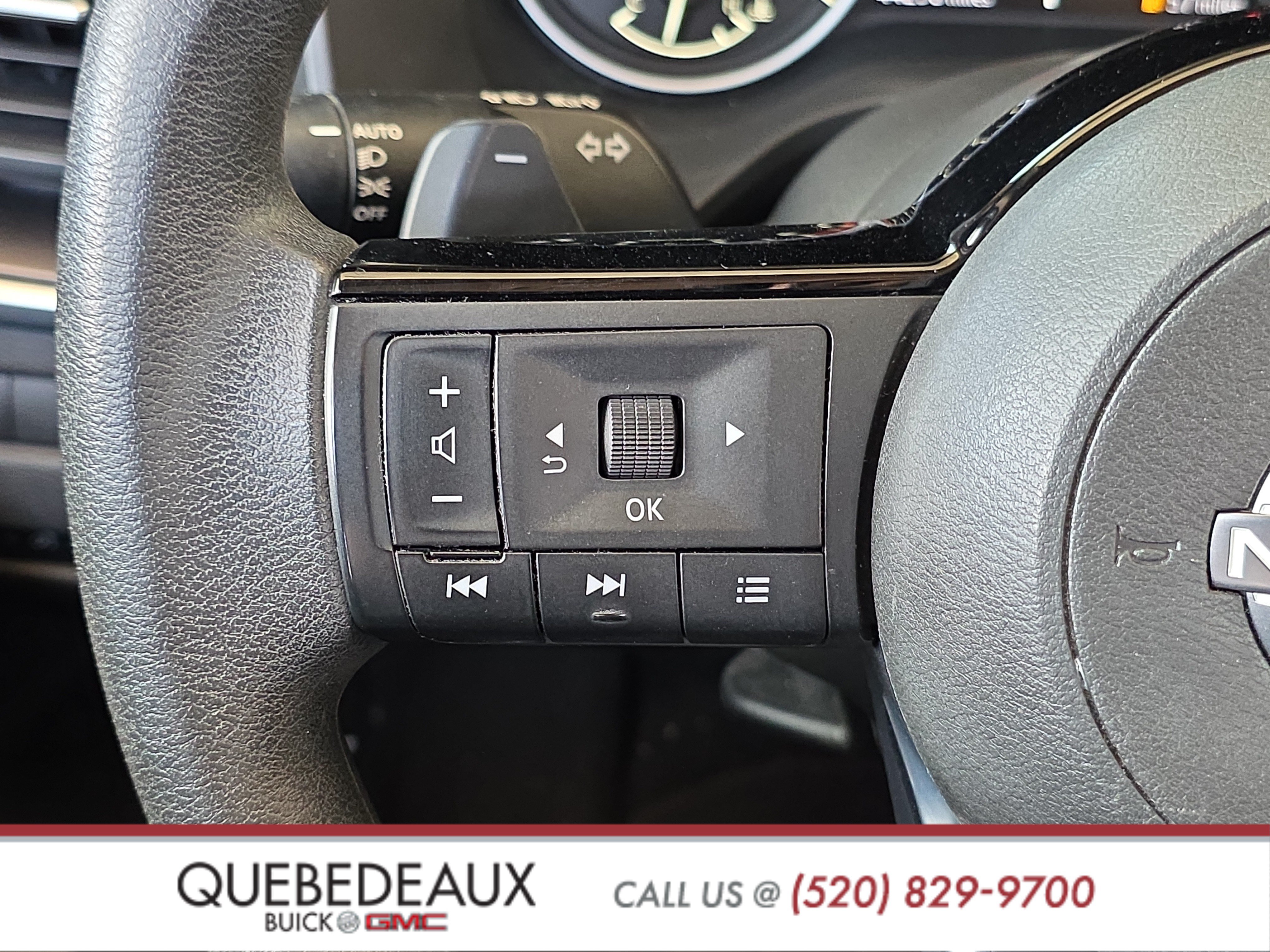 Used 2023 Nissan Rogue SV FWD image 14