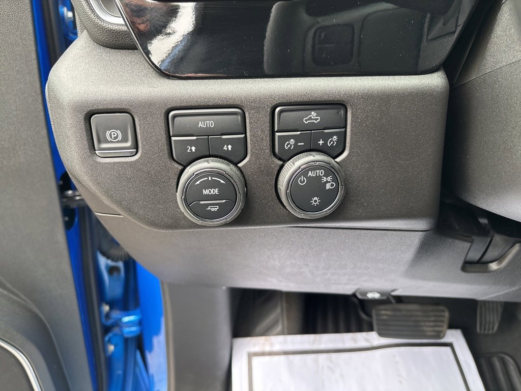 Used 2025 Chevrolet Silverado 1500 LT image 17