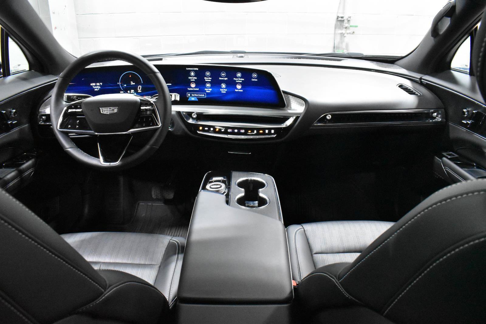 Certified 2024 Cadillac Lyriq Sport RWD image 5