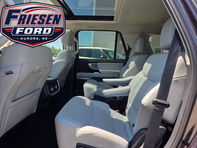 Used 2025 Ford Expedition Platinum w/ Driver's Package AWD/4WD image 24