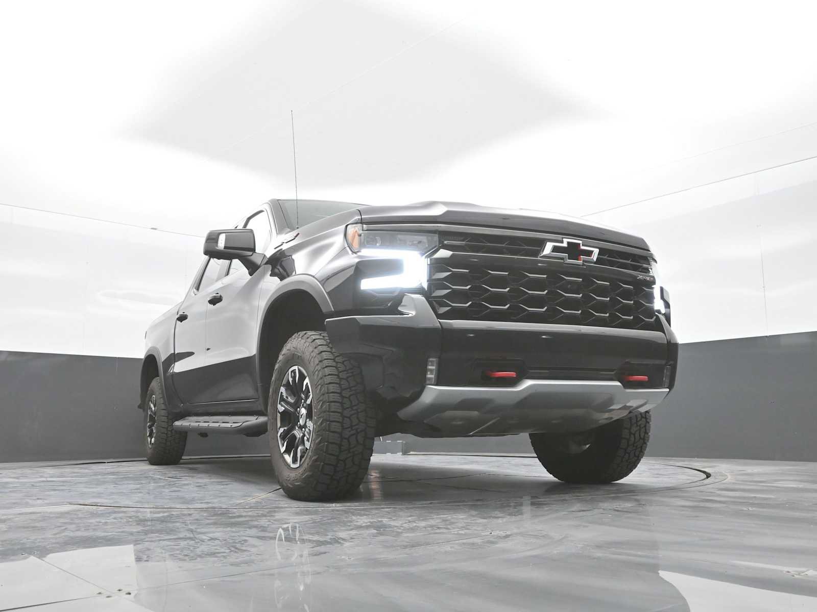 Used 2022 Chevrolet Silverado 1500 ZR2 w/ Technology Package AWD/4WD image 42
