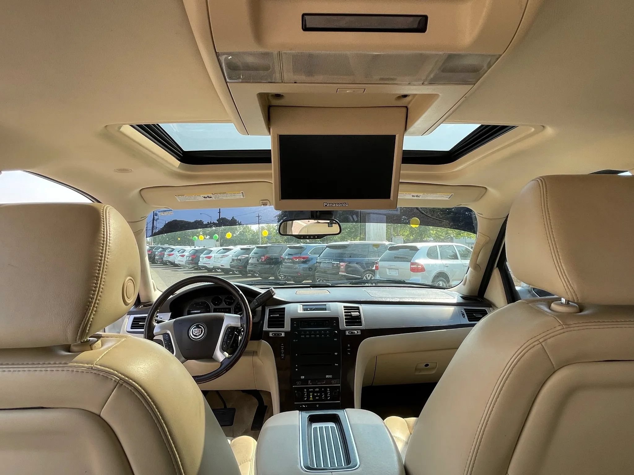 Used 2007 Cadillac Escalade AWD w/ Climate Package image 11