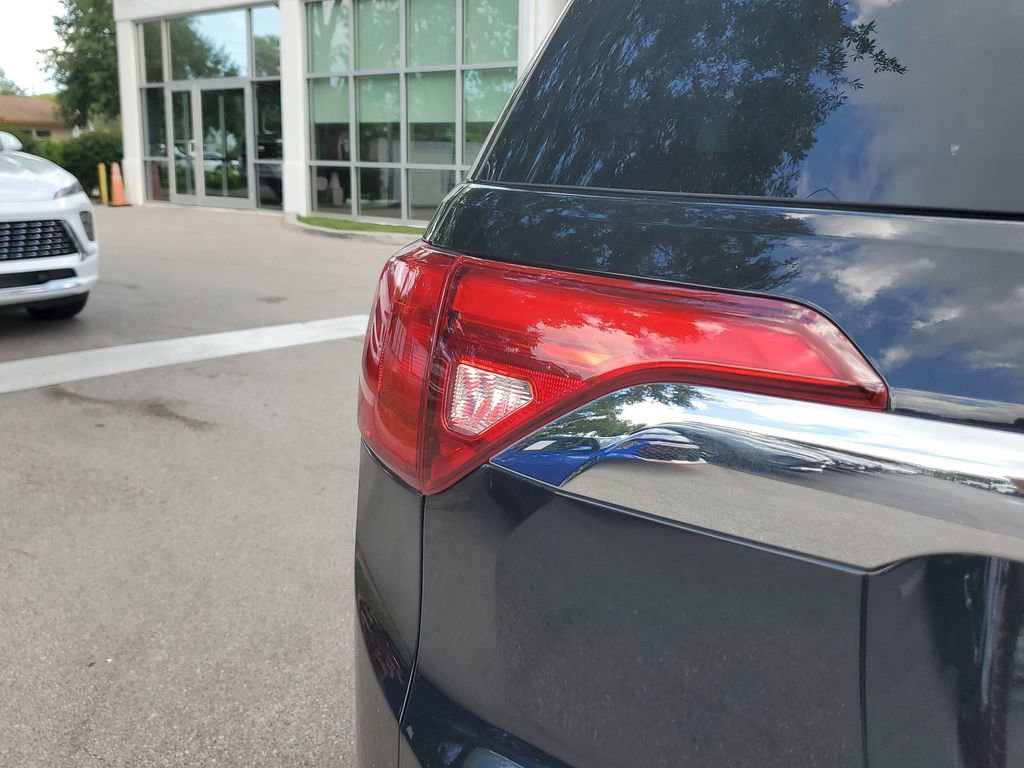 Used 2019 GMC Acadia SLT FWD image 28