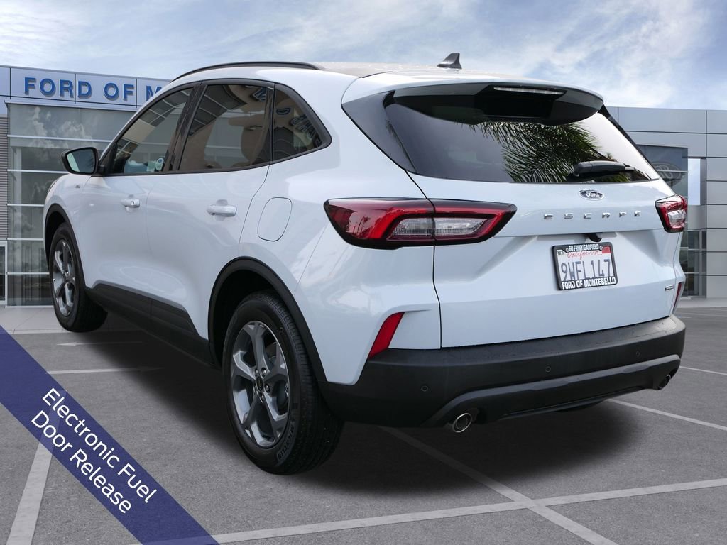 Used 2025 Ford Escape ST-Line w/ Equipment Group 301A image 7