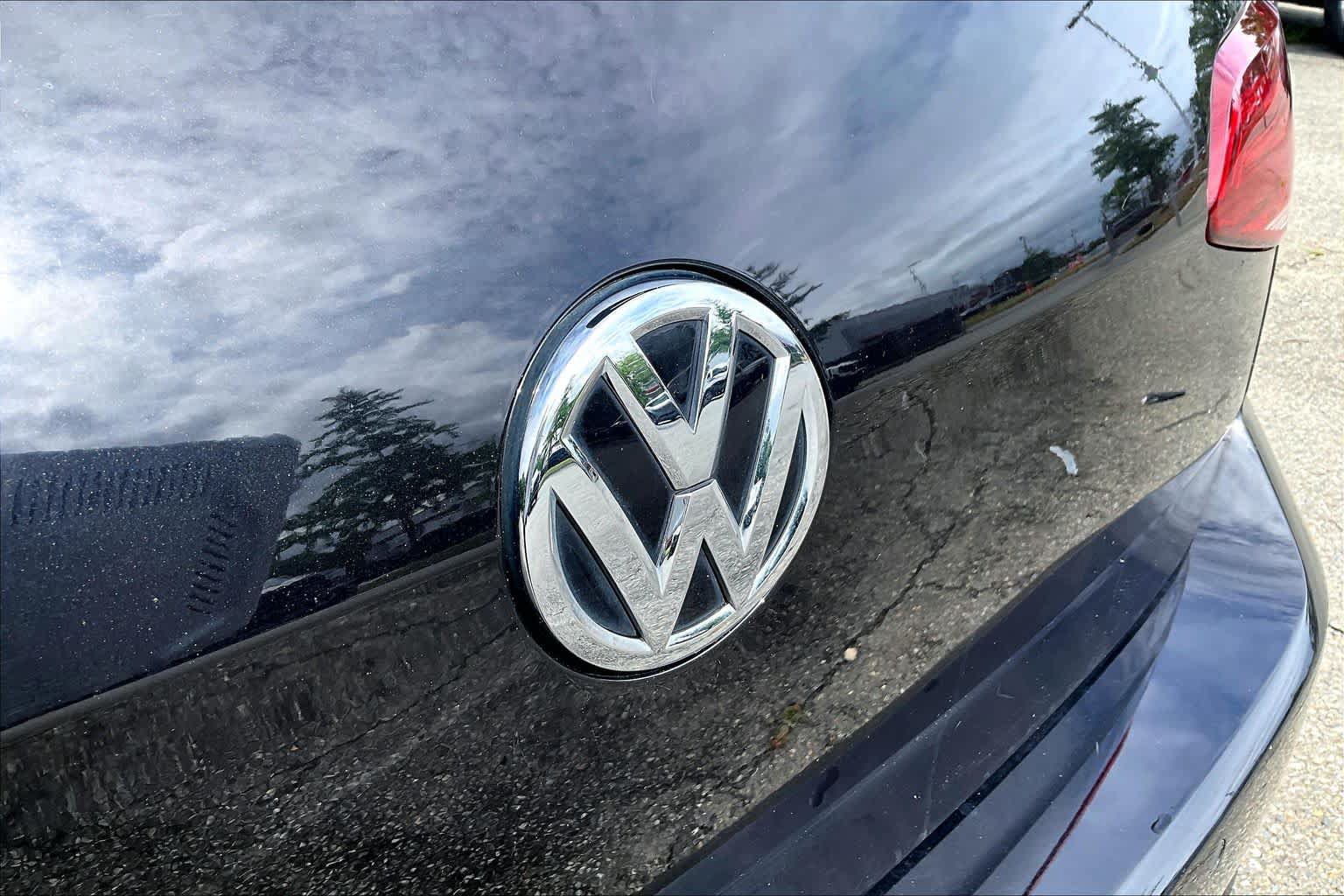 Used 2018 Volkswagen Golf R 4-Door AWD/4WD image 21