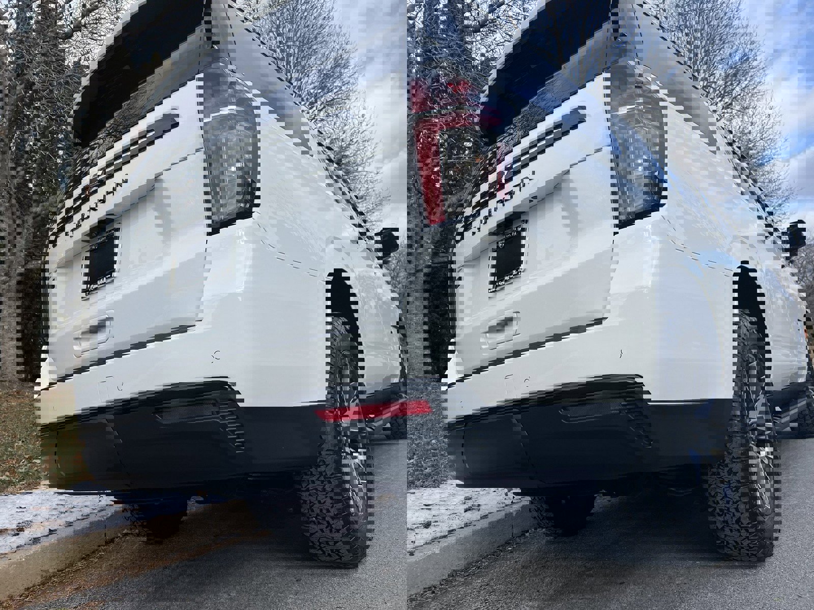 Used 2023 Chevrolet Suburban Z71 w/ Luxury Package image 53