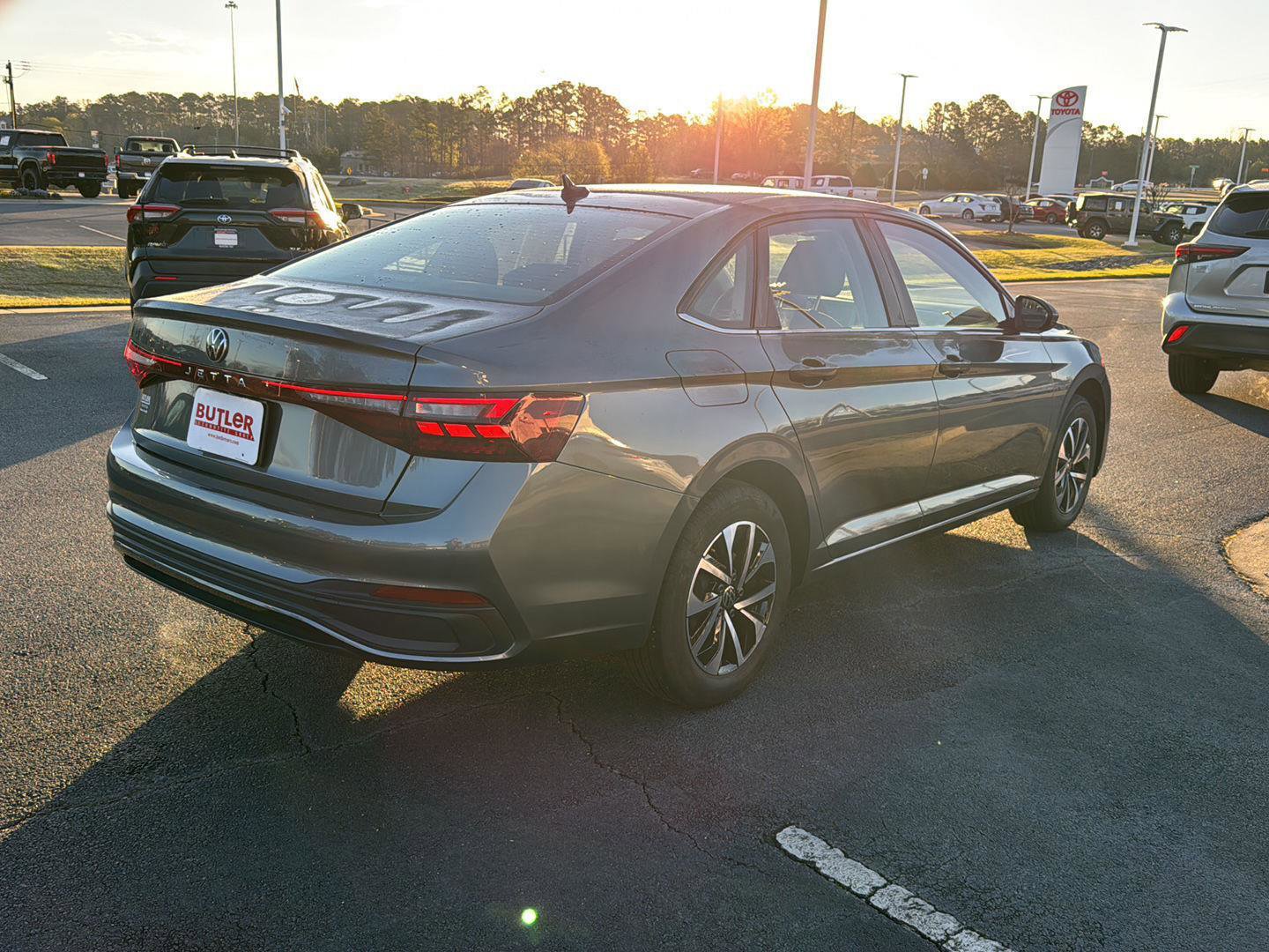 Used 2025 Volkswagen Jetta S image 5