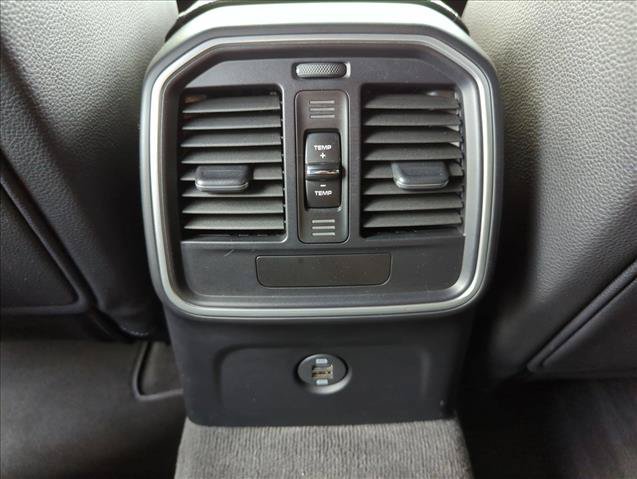 Used 2018 Porsche Macan AWD/4WD image 16