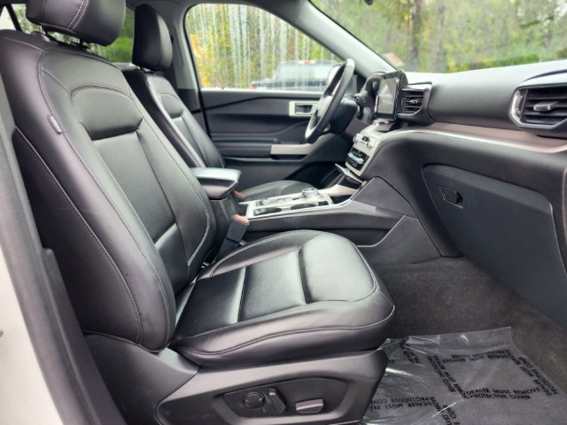 Certified 2023 Ford Explorer XLT w/ Equipment Group 202A AWD/4WD image 11