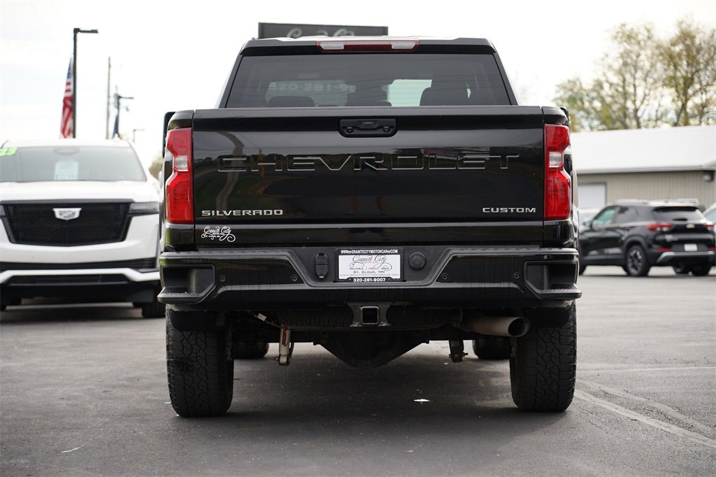 Used 2024 Chevrolet Silverado 2500 Custom w/ Custom Value Package image 4