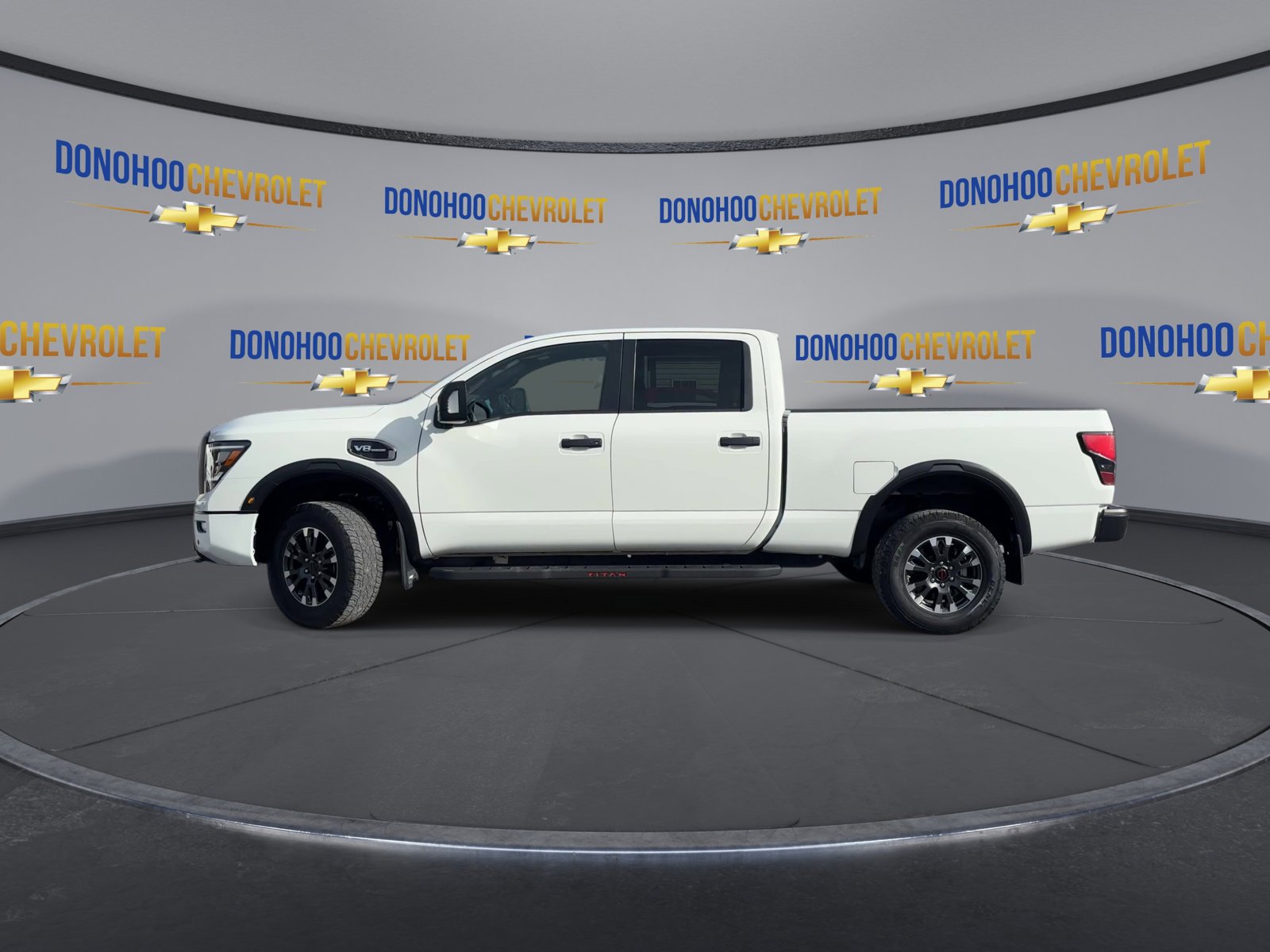 Used 2024 Nissan Titan PRO-4X AWD/4WD image 8