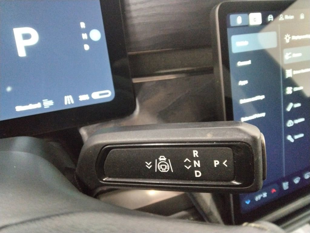 Used 2023 Rivian R1S Launch Edition image 15